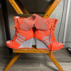 Reflective JEREMY SCOTT Adidas Sneakers w/ WINGS size 8.5 WEDGE - Moschino style
